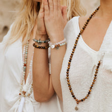 Cargar imagen en el visor de la galería, LOVE - Rose Quartz & Clear Quartz Bracelet
